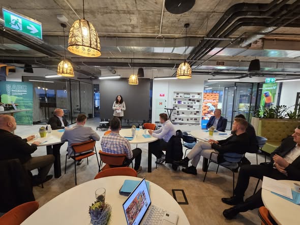 source: https://www.facebook.com/bursadevaloribucuresti/posts/pfbid02XuUxvwxEYXdPJZJSrF9xbEKSVDJNaEk8X6VBypNVhLAMKP3rUG8Efox3axQ44NPpl