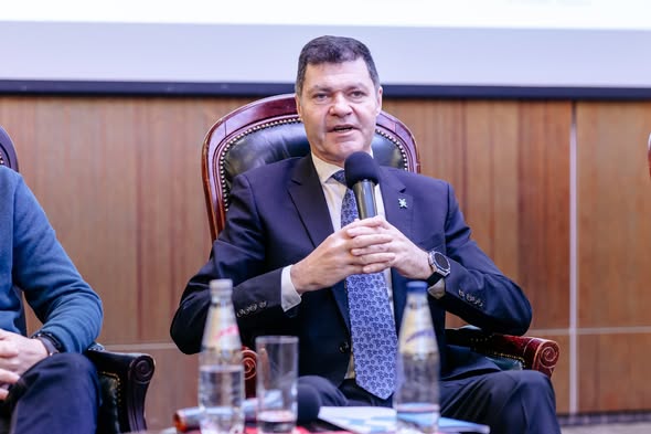 source: https://www.facebook.com/bursadevaloribucuresti/posts/pfbid02VXjRoADmfaSQGURPubjRJMyczJySU5AsvYe4EmyQotuerMXetNVD7KMYSPTj1ZVpl