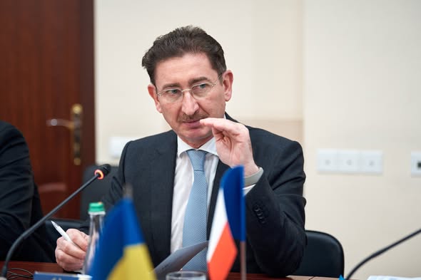 source: https://www.facebook.com/consiliulconcurentei.ro/posts/pfbid0VmW956HkYS63osvSKTH6gV3zfwJjjPqffGFaS9Xb27SMA5BAJM3a4X6yVHnjJFULl