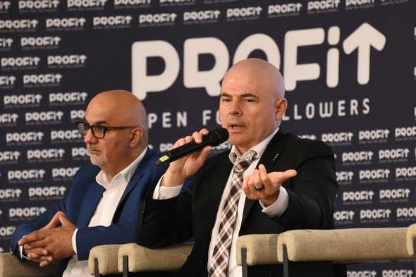 source: https://www.facebook.com/bursadevaloribucuresti/posts/pfbid02HUwFGFNxUK8XxqMtzXxusMWVgTvcHDNnC5c5S93rztMZMkMrxfsGmJD75H9dHrHPl